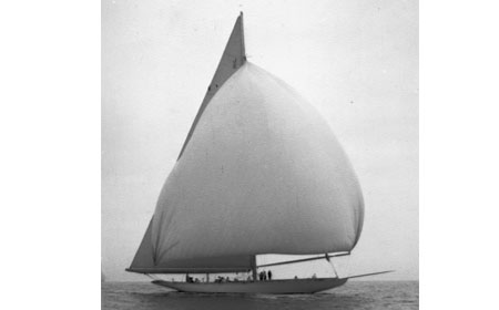 Photograph: Ranger, 1934 (Photographer: Francis Pardee, Jr.)—Herreshoff Marine Museum